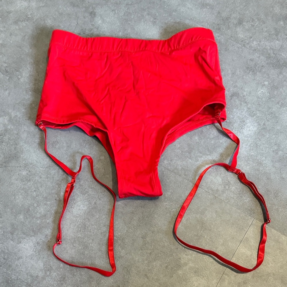 High-Waisted Pole Bottoms with Garter